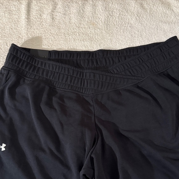 NWT Under Armour Rival Terry Crop Capri Joggers 33” length. Wide leg Loose Fit - Picture 3 of 9
